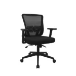 La silla de oficina Miles con espaldar en malla, apoyo lumbar regulable, brazos regulables y base giratoria resistente.