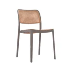 La silla NET con estructura en polipropileno microperforado, ideal para comedores, cafeterías y espacios modernos.