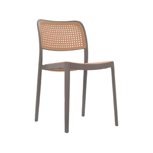 La silla NET con estructura en polipropileno microperforado, ideal para comedores, cafeterías y espacios modernos.