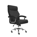 La silla de oficina Classic II negra con cabecero y base cromada para oficina moderna.