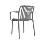 La silla Nard gris con brazos y estructura en polipropileno para interiores y exteriores.