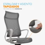 La silla de oficina Rigs con cabecero, espaldar en malla, asiento transpirable y mecanismo basculante.