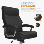 La silla de oficina Classic II negra con cabecero y base cromada para oficina moderna.
