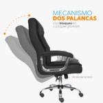 La silla de oficina Classic II negra con cabecero y base cromada para oficina moderna.