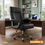 La silla de oficina Classic II negra con cabecero y base cromada para oficina moderna.